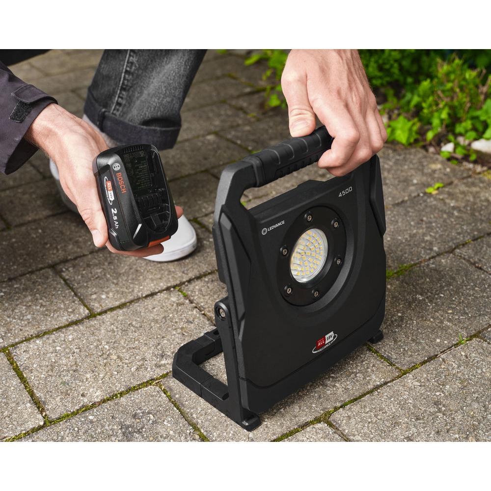 LEDVANCE WORKLIGHT - Bosch Power for All Alliance - BATTERY Outdoor Baustrahler inkl. Powerbank, 18V, 45W, 6500K Click-DIM-LEDVANCE Shop LEDVANCE WORKLIGHT - Bosch Power for All Alliance - BATTERY Outdoor Baustrahler inkl. Powerbank, 18V, 45W, 6500K Click-DIM-LEDVANCE Shop