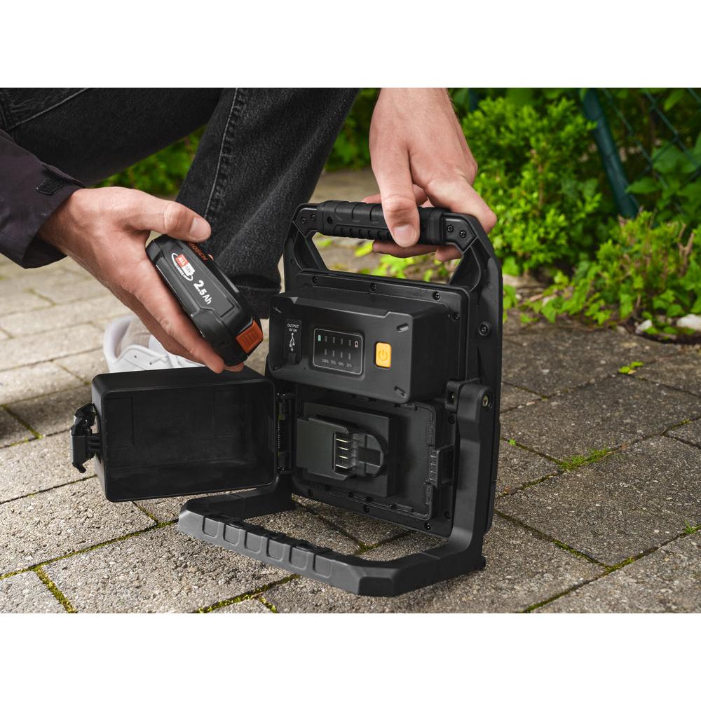 LEDVANCE WORKLIGHT - Bosch Power for All Alliance - BATTERY Outdoor Baustrahler inkl. Powerbank, 18V, 45W, 6500K Click-DIM-LEDVANCE Shop LEDVANCE WORKLIGHT - Bosch Power for All Alliance - BATTERY Outdoor Baustrahler inkl. Powerbank, 18V, 45W, 6500K Click-DIM-LEDVANCE Shop