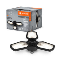LEDVANCE Highbay Blade Deckenlampe in Schwarz, Aluminium, mit verstellbaren Lichtflügeln, bietet 40 W bzw. 4300 lm in Neutralweiß mit 4000 K, E27 Schraubgewinde, 337. 5 mm Durchmesser, IP20